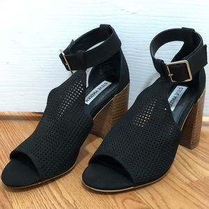 Lightly used Steve Madden black sandals